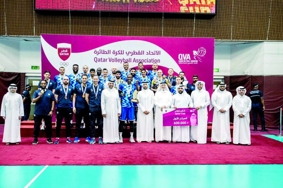 ‫ المانع يتوج الفائزين.. الشرطة بطلاً لطائرة كأس قطر