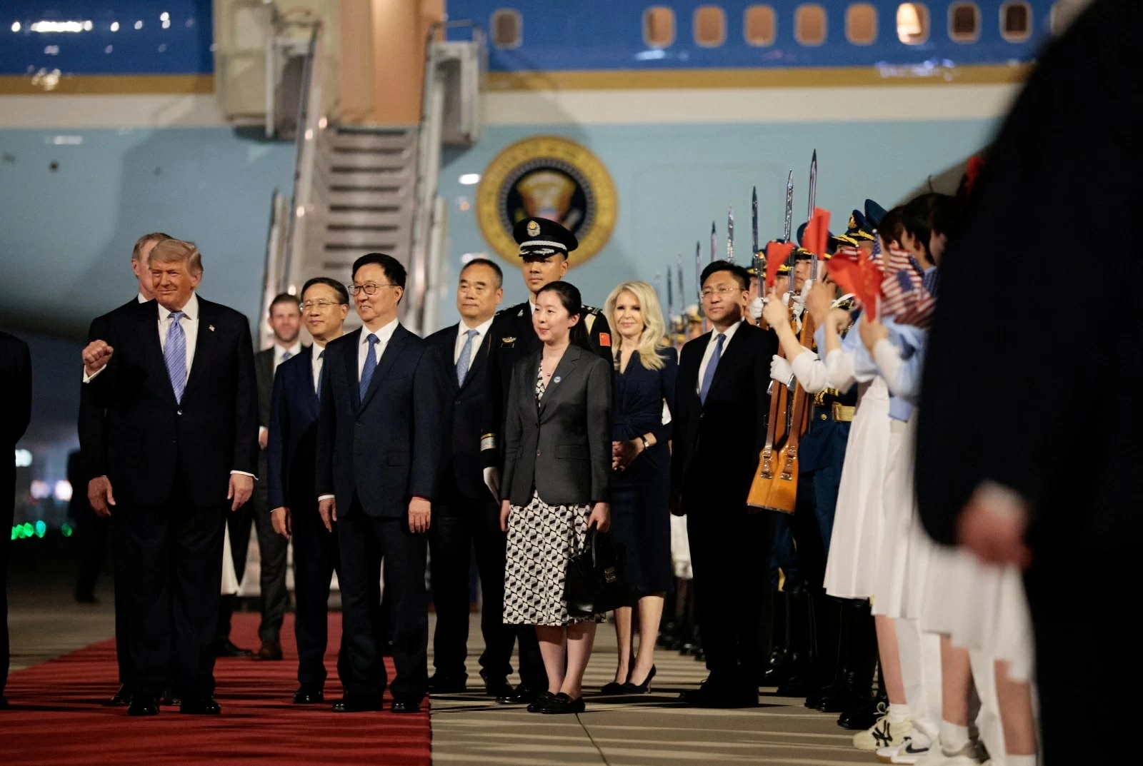 مع وصوله بكين..وسم #WelcomeTrumpToChina يتصدّر منصة Weibo
