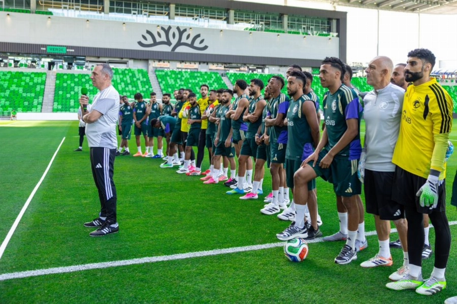 دونيس لجماهير الأخضر: أنتم اللاعب رقم 1 في مشوارنا بالمونديال
