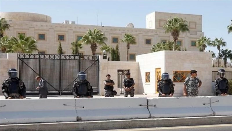 الأمن الأردني يحذر القاطنين حول السفارة الأمريكية