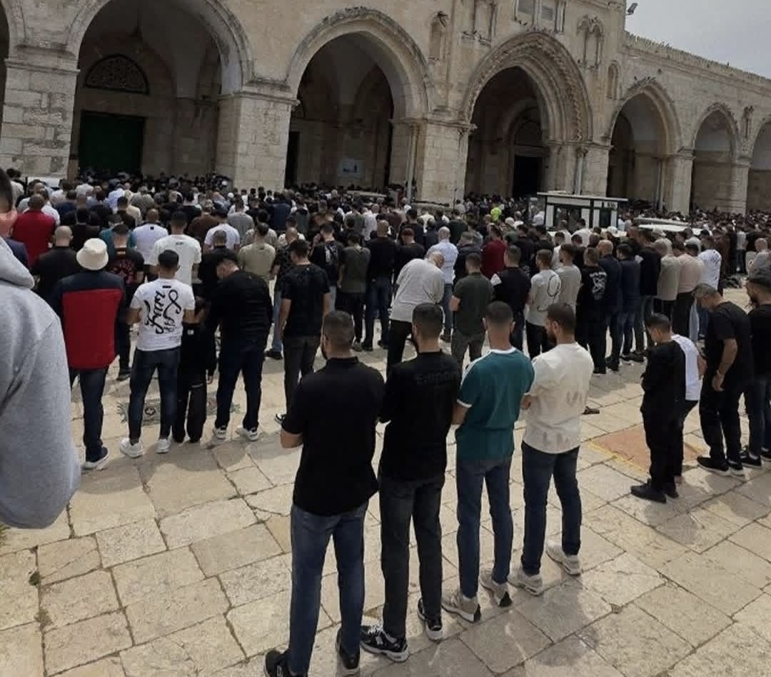 70 ألف مصل يؤدون صلاة الجمعة في المسجد الأقصى