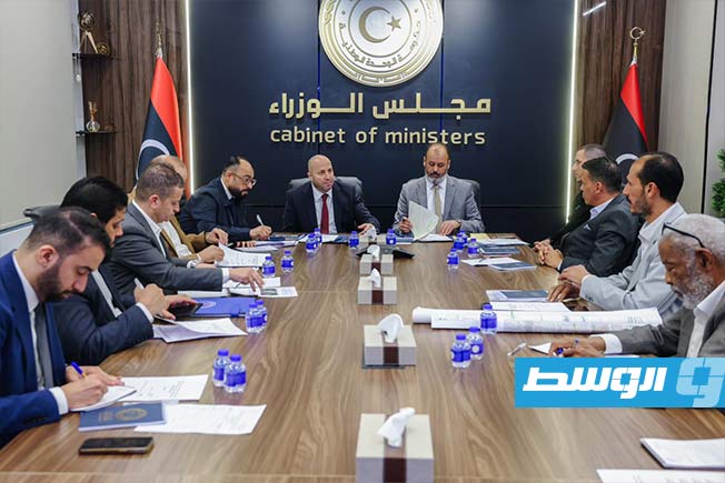 «حكومة الوحدة» تبحث مستجدات معالجة «التشوهات البصرية» بطريق المطار