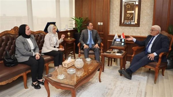 "أزمة أصحاب المعاشات على الطاولة".. النائبة أمل عصفور تبحث تطوير منظومة التأمينات