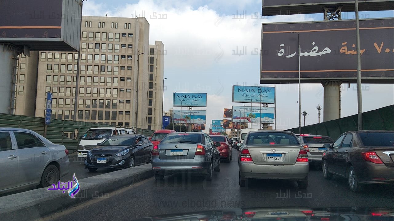غلق مطلع كوبرى 6 أكتوبر من محور العروبة وتحويل حركة المركبات اتجاه ميدان العباسية