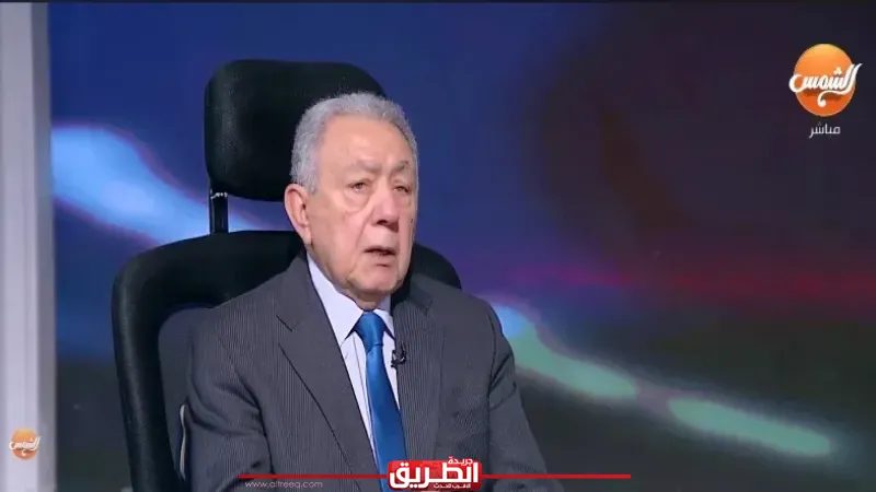 وزير الصحة الأسبق يفجر مفاجأة: حاملو الجنسيات الأجنبية مشمولون في منظومة التأمين الصحي الجديدة