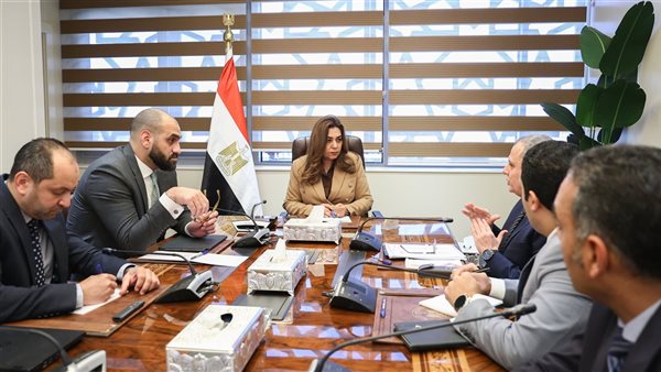 وزيرة التنمية المحلية تتابع تطوير ورقمنة بعض الخدمات المقدمة للمواطنين بالمحافظات