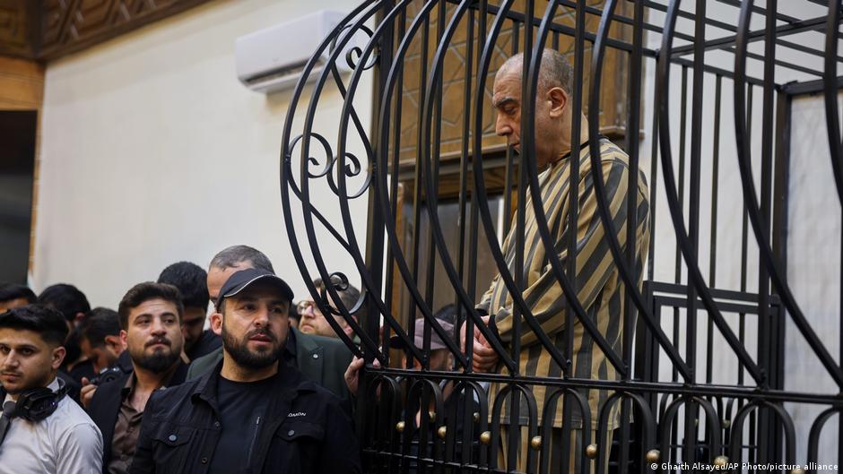 سوريا: ما أبرز الانتهاكات المنسوبة إلى عاطف نجيب؟