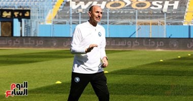 يورتشيتش يعتذر لأمين عمر بـ حضن قبل بداية الشوط الثانى أمام إنبى