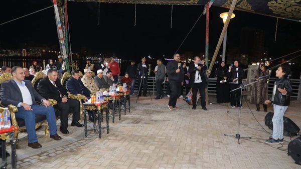 محافظ دمياط يشهد ليالي رمضان الثقافية ويتفقد معرض الفن التشكيلي بحديقة بنت الشاطئ