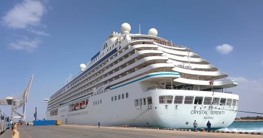 ميناء السخنة يستقبل السفينة (CRYSTAL SERENITY) بحمولة 1100 فرد