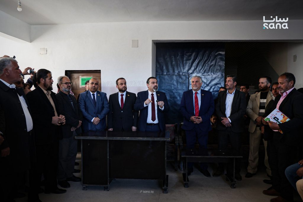 وزير التربية يتفقد مدارس الشدادي بريف الحسكة ويبحث مع كوادرها التحديات التعليمية