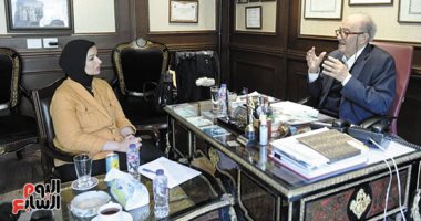 الدكتور أحمد البرعى فى حوار لـاليوم السابع: العمل النقابى فى مصر بدأ يزدهر بالتوازى مع الاقتصاد الحر.. إحياء الجامعة العمالية ضرورة لنجاح الخطط الاقتصادية.. والحل الجذرى للعمالة غير المنتظمة يبدأ من ا