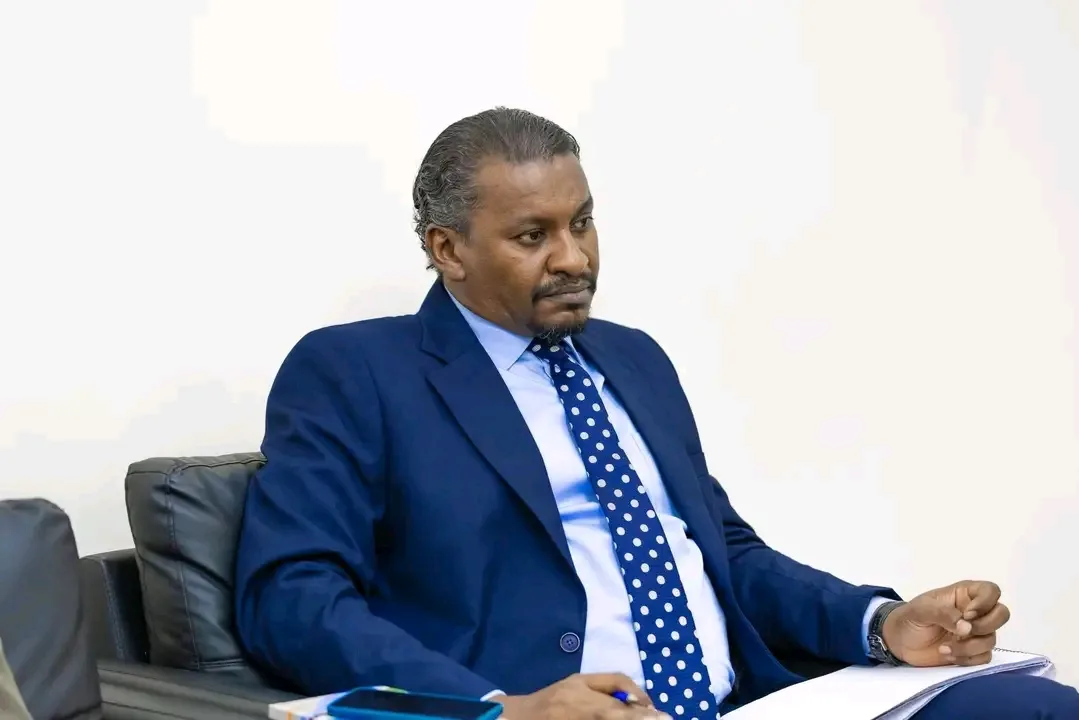 وزير الدولة بوزارة المالية يبحث مع نظيره القطري معالجة الديون وعودة الاستثمارات إلى السودان