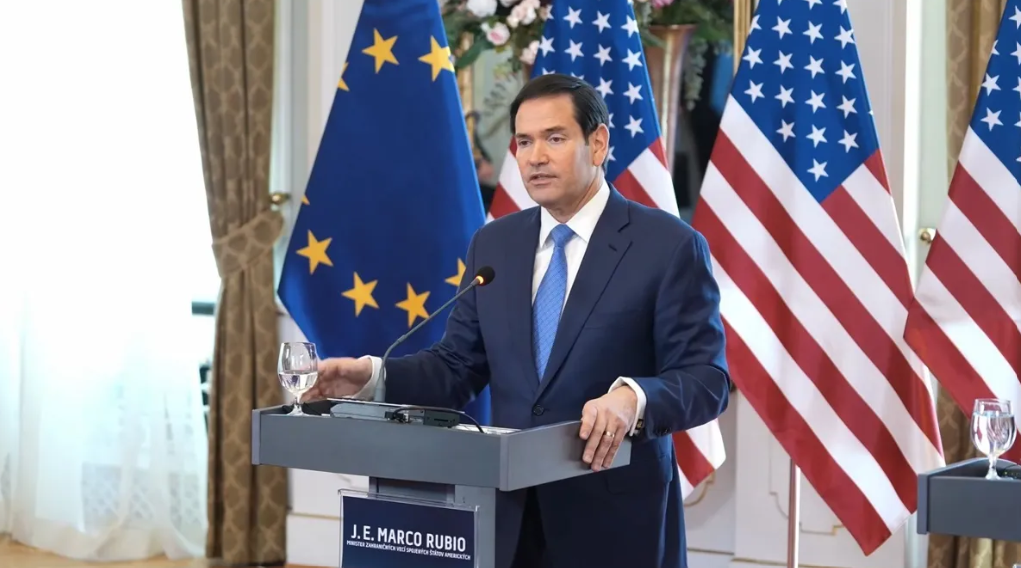 وزير الخارجية الأميركي: اخترنا العمل مع السلطات السورية لمنع التفكك وعودة "داعش"