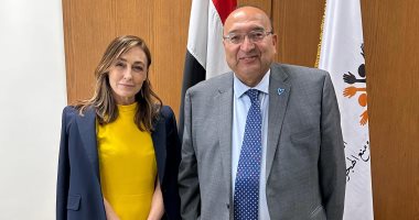 السفير عمرو رمضان يبحث مع مسئولة إسبانية التعاون لمكافحة الهجرة غير الشرعية