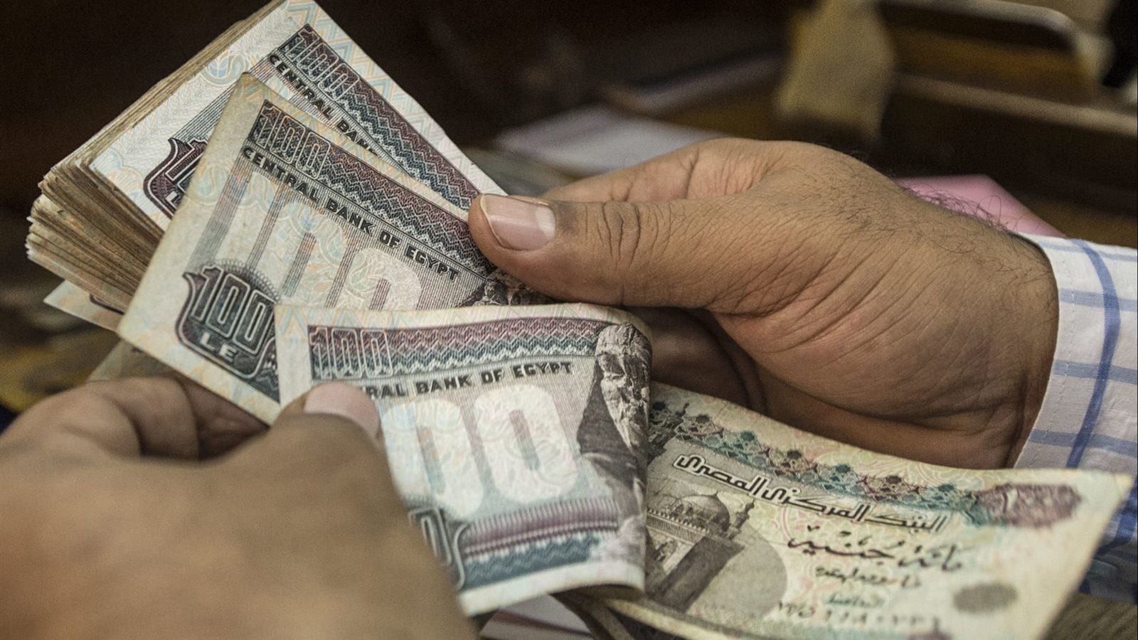 قانون ينتظر للأسرة.. ضوابط النفقة والحبس والخصم من الراتب في حال الامتناع