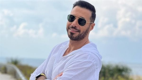 أحمد السعدني يستعين بمشهد من "سيب وأنا أسيب" للتعبير عن فرحة المصريين بفوز المنتخب