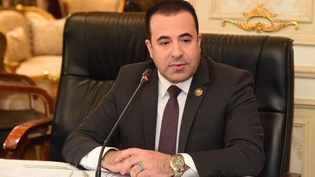 اتصالات النواب: شريحة الطفل ليست إجبارية.. والمنع ليس هو الحل