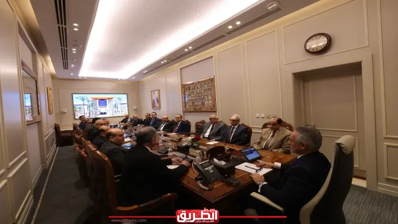 وزير العدل يستقبل رئيس وأعضاء اللجنة التشريعية بمجلس الشيوخ
