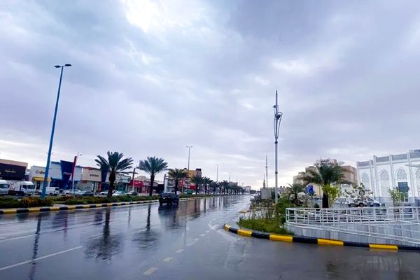 "البيئة": أمطار متفرقة على 8 مناطق بالمملكة
