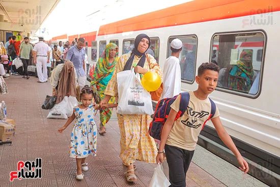 (1029) شخصا في رحلة العودة الثانية للسودانيين من مصر