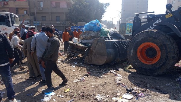 رفع 25 طن مخلفات ومصادرة 12 سيارة كارو فى حملة مكبرة بالقليوبية