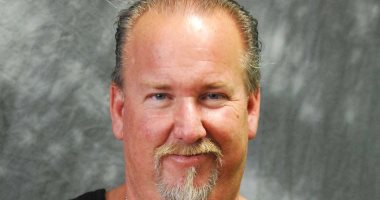 هل انتحر داريل شيتس نجم تليفزيون الواقع Storage Wars؟ زميله يجيب
