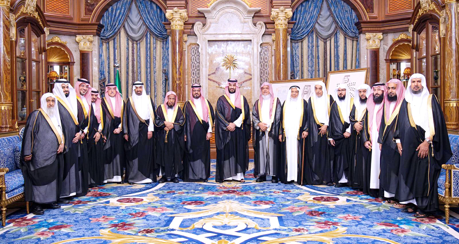ولي العهد يستقبل وفد تكريم خادم الحرمين لدعمه جمعيات تحفيظ القرآن الكريم ورعايتها