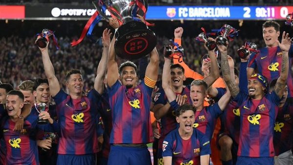 وسط جماهيره، برنامج احتفال برشلونة ببطولتي الدوري والسوبر المحلي
