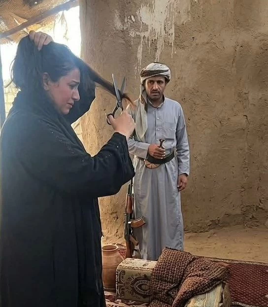 فيديو | قبائل يمنية تتداعى لنصرة «ميرا».. واجتماع في منزل الشايف لاستعادة «حقوقها المنهوبة»