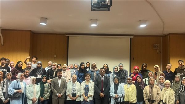 قسم اللغة الصينية بألسن عين شمس يستعرض فرص العمل أمام طلابه في مؤتمر علمي