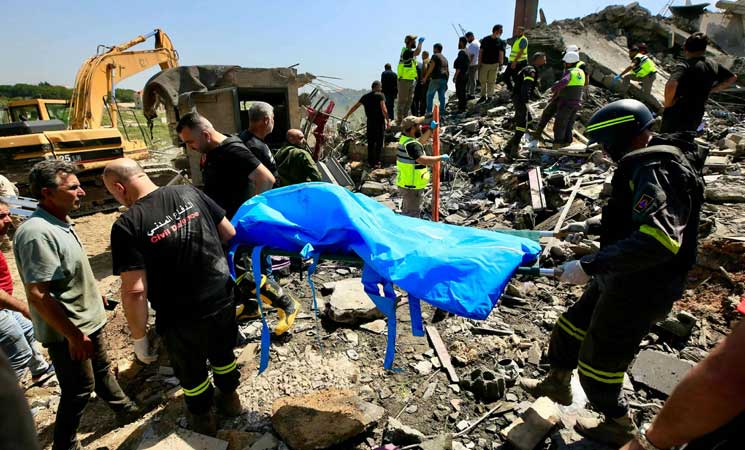 استشهاد 6 أشخاص بينهم مسعفان في هجمات إسرائيلية متواصلة جنوبي لبنان- (فيديو)