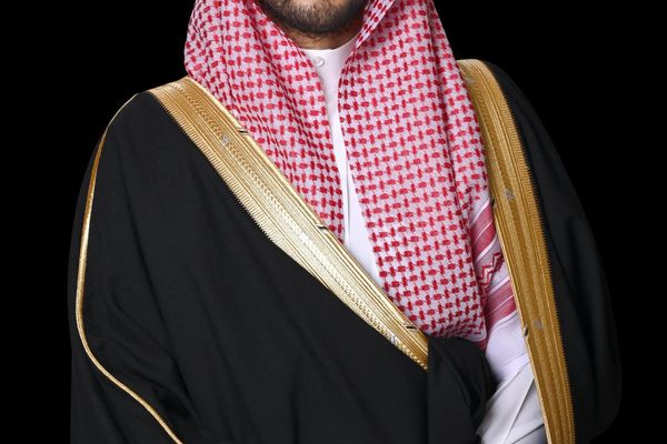 نائب أمير المنطقة الشرقية: العلم السعودي يعكس تاريخ الدولة وقيمها الراسخة
