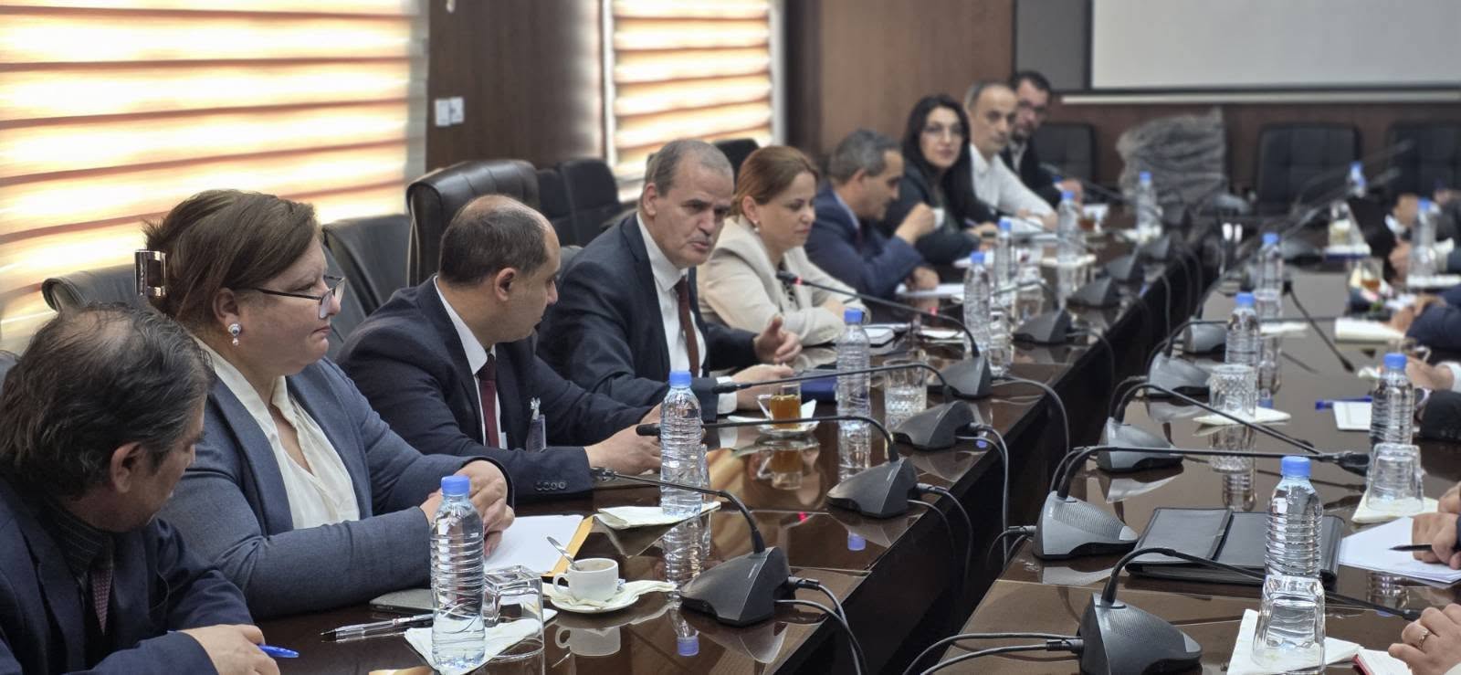 اجتماع لدراسة آليات توجيه الاستثمار نحو الشعب التي تعرف ارتفاعا في فاتورة الاستيراد