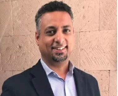 الحكومة اليمنية تتهم الحوثيين بالتورط في اغتيال مسؤول بارز