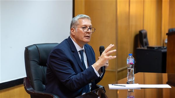 وزير البترول يبحث مع نظيره الأذربيجاني تعميق التعاون القائم في قطاع الطاقة