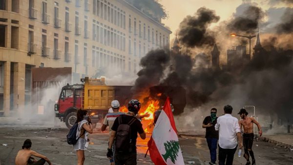 الصحة اللبنانية: 4 شهداء و127 مصابا إثر غارة إسرائيلية على محيط مستشفى جبل عامل