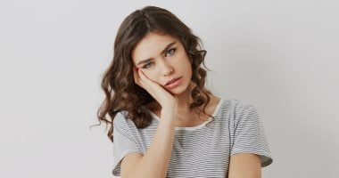 منها ألم الفك والطفح الجلدى.. أعراض جسدية لا تتوقعها يسببها التوتر