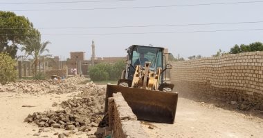محافظ أسوان: خطة زمنية واضحة لتقنين الأراضى وتحويل 8 متعدين للنيابة