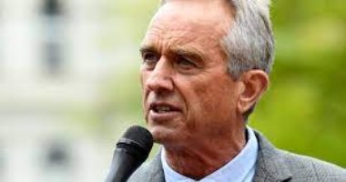 استنشقت كوكايين على مقعد مرحاض.. وزير صحة أمريكا يثير جدل بتصريح صادم