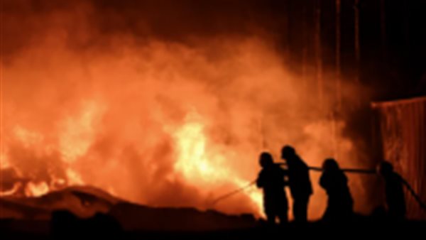 انفجار مدوٍ يهز نيويورك.. مصرع شخص وإصابة 30 بينهم رجال إطفاء في كارثة بحوض سفن