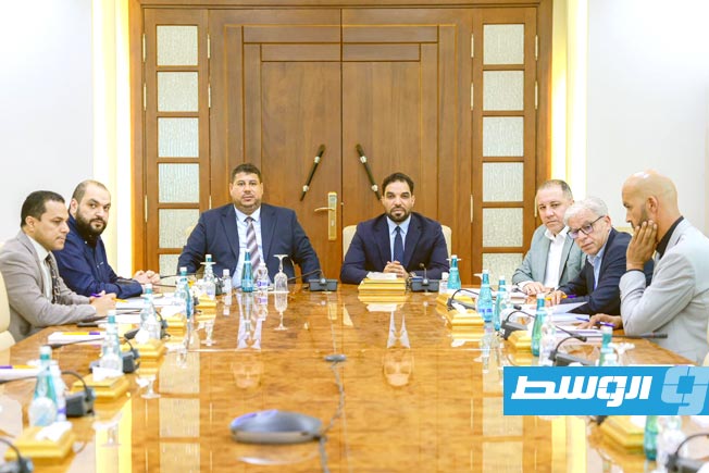 الرقابة الإدارية تناقش مع مؤسسة النفط سبل احتواء فاتورة محروقات تتجاوز 12 مليار دولار سنويا