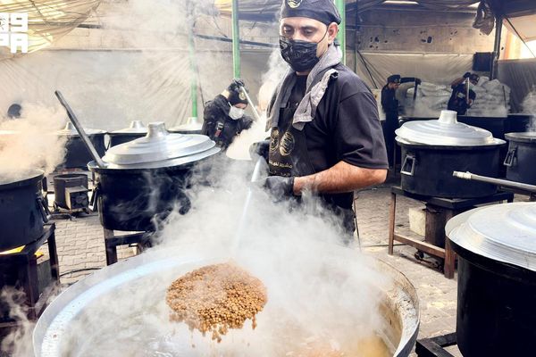 «سلمان للإغاثة» يواصل توزيع الوجبات الغذائية الساخنة في غزة