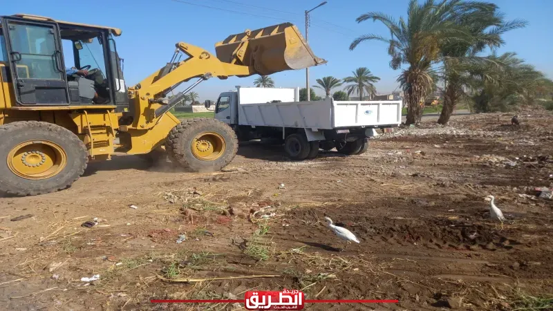 محافظ قنا يوجه بتكثيف حملات النظافة.. ورفع 64 طن مخلفات بمركز الوقف