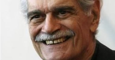 رحلة عمر الشريف.. من خشبة مدرسة فيكتوريا إلى منصات التتويج العالمية