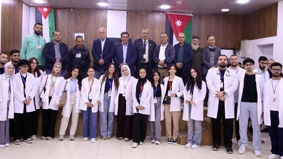 يوم طبي مجاني في مخيم إربد احتفاء بـ"يوم العلم"
