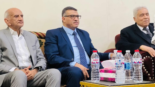 محافظ قنا يقدم واجب العزاء لأسرة شيخ الإذاعيين فهمي عمر
