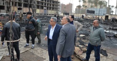 محافظ الدقهلية يتفقد موقع حريق الخيمة الرمضانية أمام بوابة توشكي