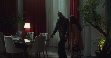 مسلسل حد أقصى الحلقة الثالثة.. شكوك داخل البنك ومدير الحسابات يلاحق صباح.. حديث مريب يثير الشكوك حول أموالها.. اتصال غامض ومحاولة اختراق تكشف الأسرار.. وأنور يحاول قتل مدير البنك بعد حضوره إلى منزله