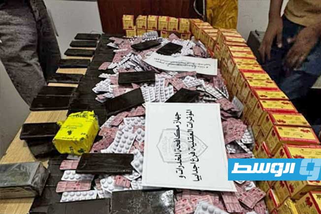 ضبط 5 كيلو حشيش و10 آلاف قرص ترامادول في أجدابيا